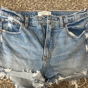 Abercrombie mom high rise shorts size 8